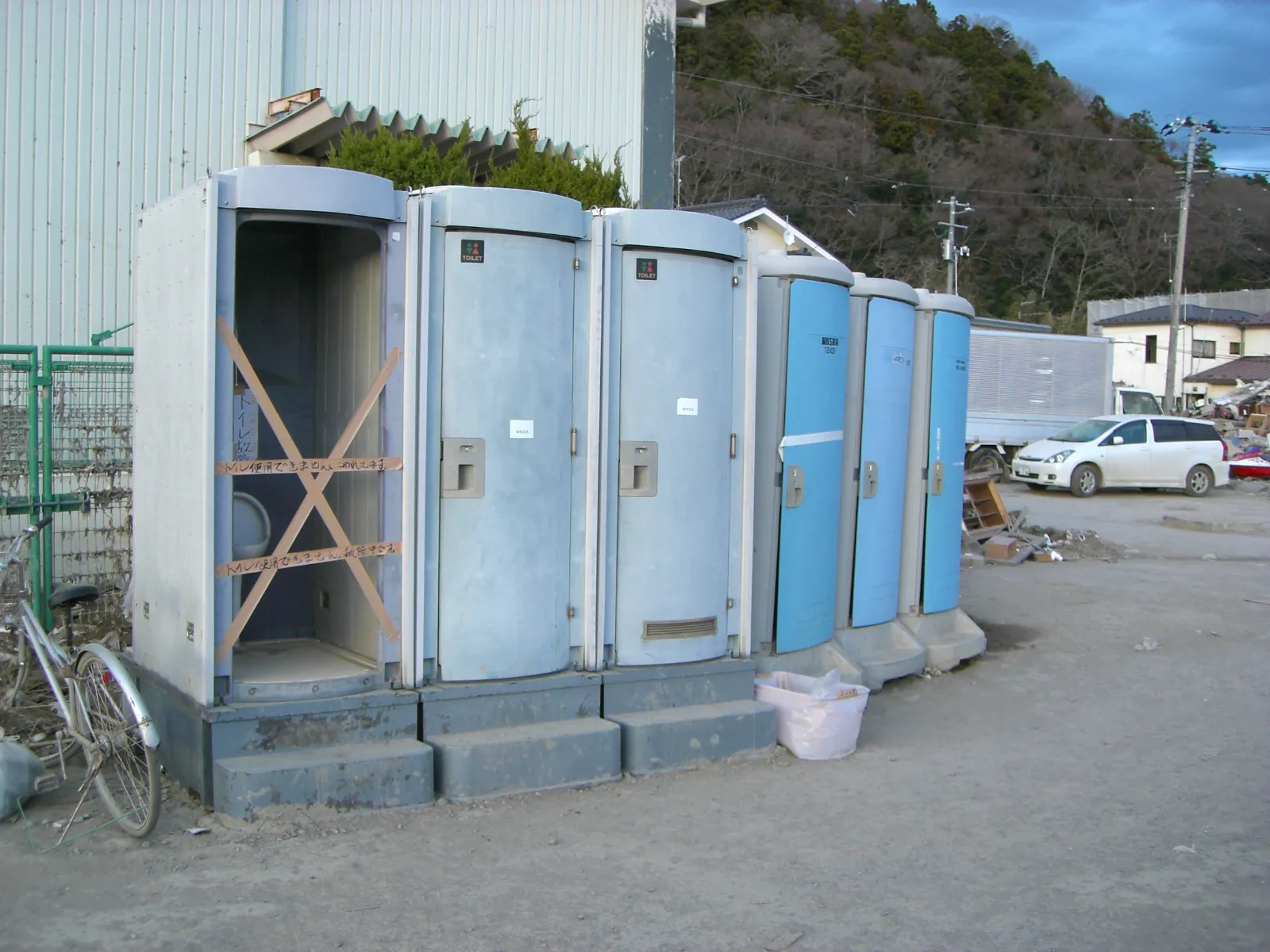 被災地の仮設トイレの様子2